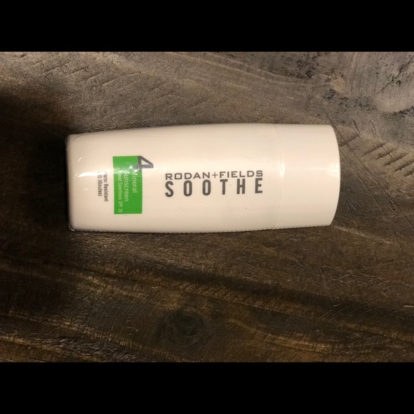 Rodan + Fields Soothe Sunscreen - Picture 2 of 2